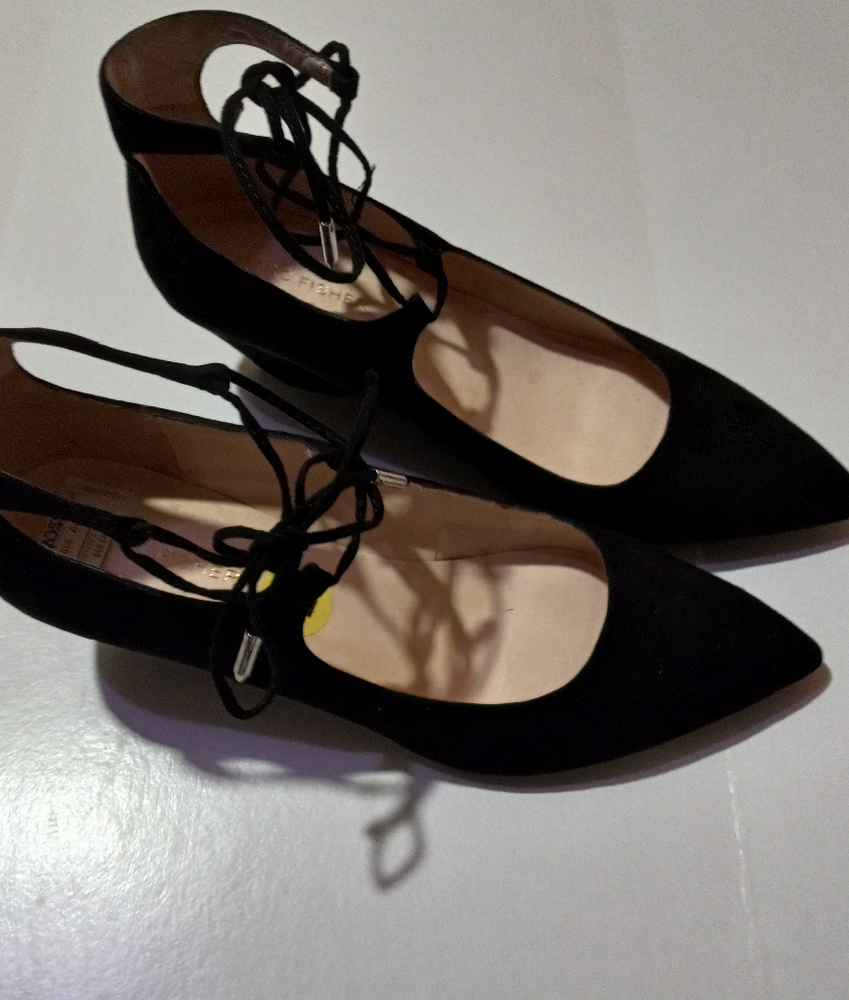 Marc Fisher Black tie lace up wedges